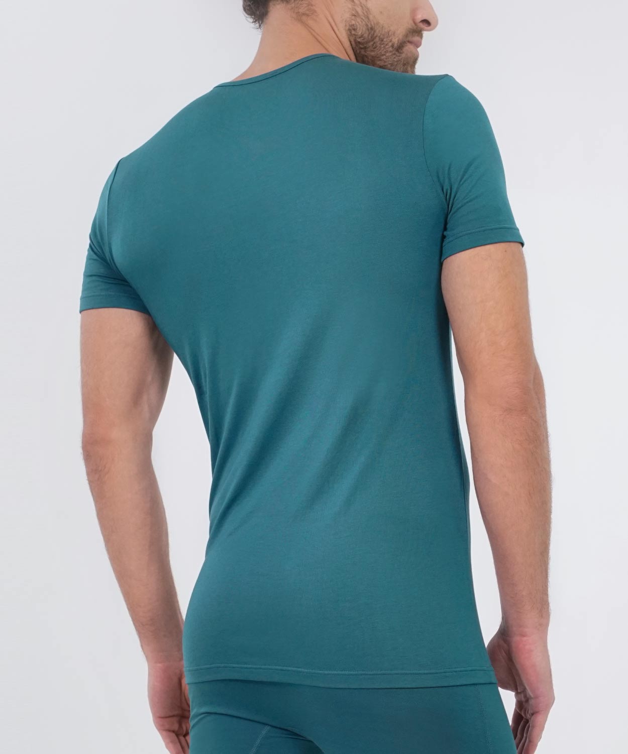 T-Shirt V Neck - Essentials